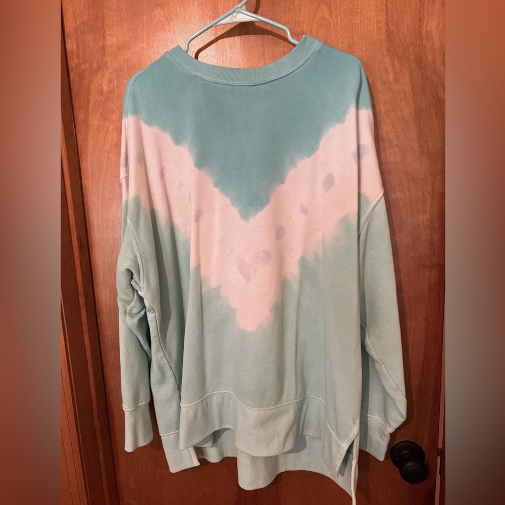 Crown & Ivy Cabana Pullover